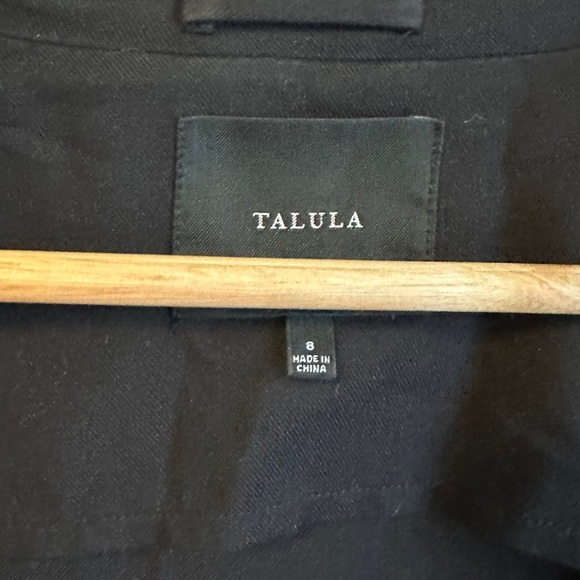 Aritzia Talula Black Lighweight Blazer Open Front Size 8 Office Casual Jacket - Picture 3 of 7